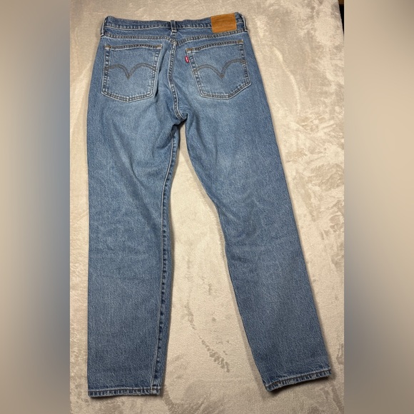 Levi’s Women’s Premium Big E Wedgie Icon Fit Ankle These Dreams Blue Jeans 29 - Picture 1 of 16